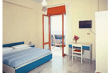 Italija Hotel Roccella Ionica, Eksterier